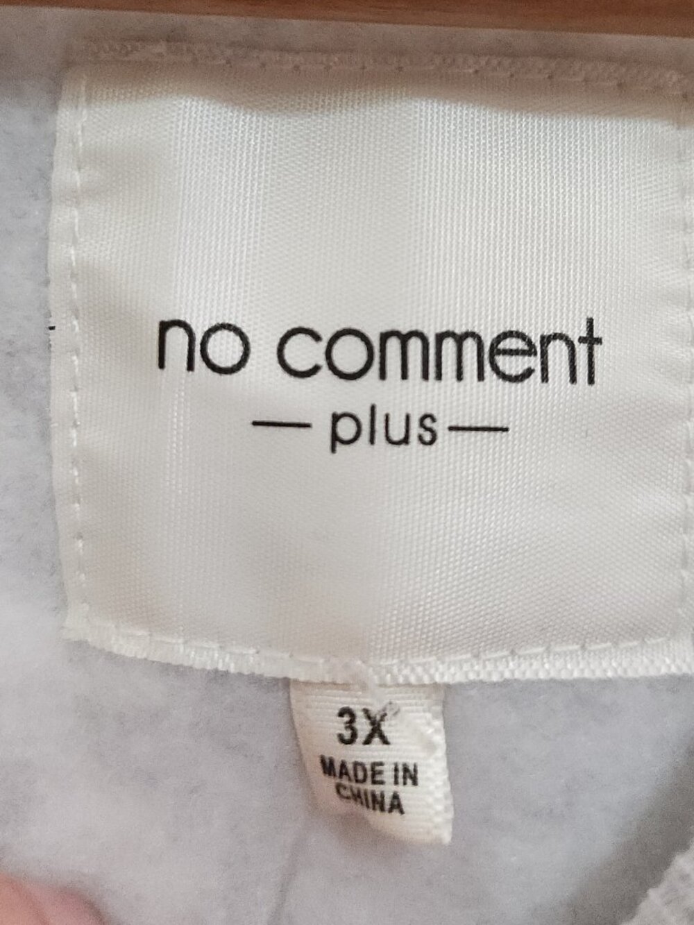 No Comment Plus Size NYC Spellout Light Gray Crewneck Sweater Size 3X NEW - Picture 13 of 15